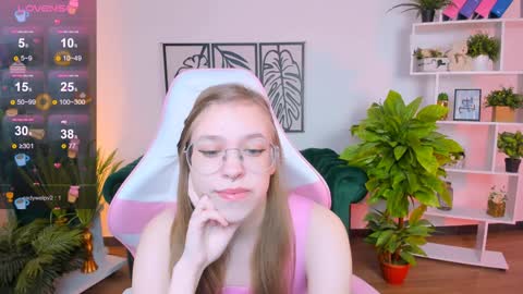 Snapshot of layriantavee chatting on 02.01.25 layriantavee online show from 02.01.25