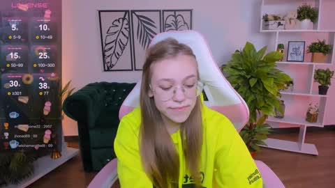 Snapshot of layriantavee chatting on 02.02.25 layriantavee online show from 02.02.25