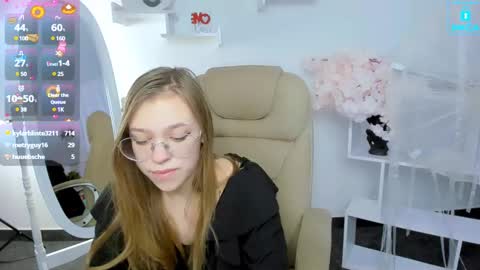 Snapshot of layriantavee chatting on 02.03.25 layriantavee online show from 02.03.25