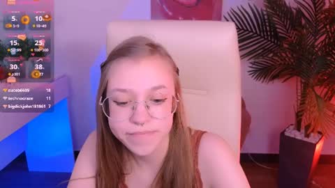 Snapshot of layriantavee chatting on 02.05.25 layriantavee online show from 02.05.25