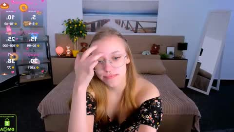 Snapshot of layriantavee chatting on 02.13.25 layriantavee online show from 02.13.25