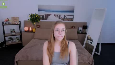 Snapshot of layriantavee chatting on 03.02.25 layriantavee online show from 03.02.25