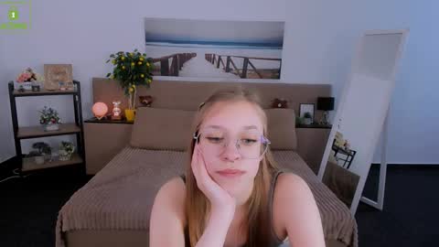 Snapshot of layriantavee chatting on 03.02.25 layriantavee online show from 03.02.25