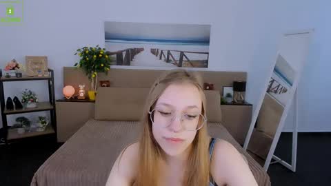 Snapshot of layriantavee chatting on 03.06.25 layriantavee online show from 03.06.25