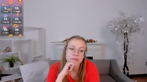 Snapshot of layriantavee chatting on 03.09.25 layriantavee online show from 03.09.25