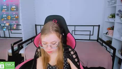 Snapshot of layriantavee chatting on 03.11.25 layriantavee online show from 03.11.25