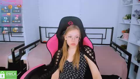 Snapshot of layriantavee chatting on 03.11.25 layriantavee online show from 03.11.25