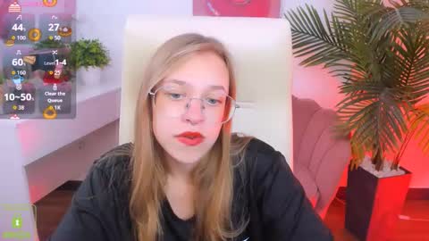 Snapshot of layriantavee chatting on 09.11.25 layriantavee online show from 09.11.25