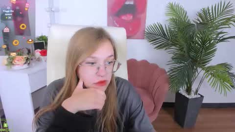 Snapshot of layriantavee chatting on 09.20.25 layriantavee online show from 09.20.25