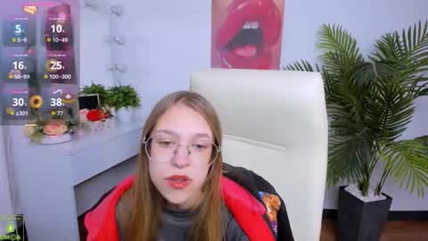 Snapshot of layriantavee chatting on 09.28.25 layriantavee online show from 09.28.25