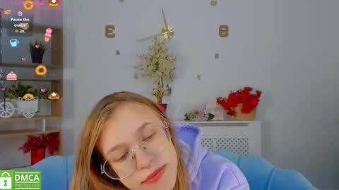 Snapshot of layriantavee chatting on 10.03.25 layriantavee online show from 10.03.25