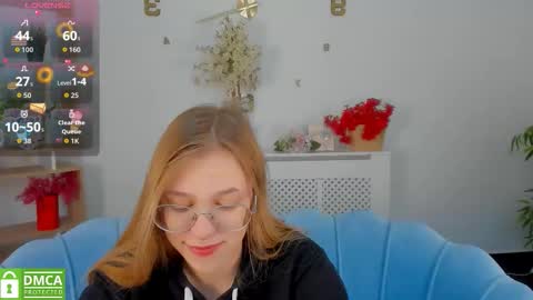 Snapshot of layriantavee chatting on 10.07.25 layriantavee online show from 10.07.25