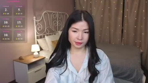 Snapshot of lea_apple chatting on 06.17.26 lea_apple online show from 06.17.26