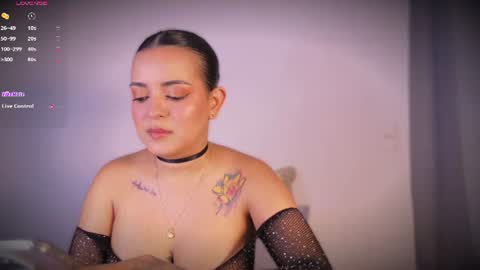 L E A   online show from 07.06.26