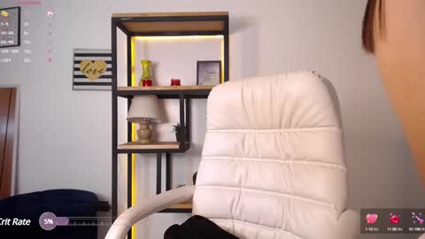 Snapshot of lea_velle chatting on 02.14.25 Lea Velle online show from 02.14.25