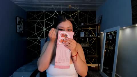 Snapshot of lea_velle chatting on 10.18.25 Lea Velle online show from 10.18.25