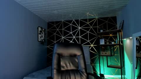 Snapshot of lea_velle chatting on 10.23.25 Lea Velle online show from 10.23.25