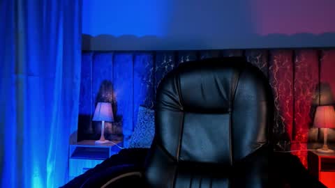 Snapshot of lea_velle chatting on 11.12.25 Lea Velle online show from 11.12.25