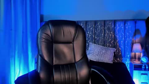 Snapshot of lea_velle chatting on 11.15.25 Lea Velle online show from 11.15.25