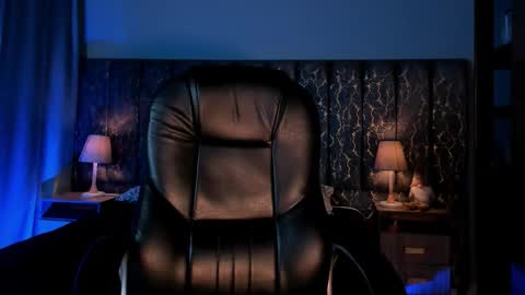 Snapshot of lea_velle chatting on 11.22.25 Lea Velle online show from 11.22.25