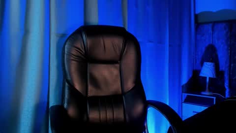 Snapshot of lea_velle chatting on 11.26.25 Lea Velle online show from 11.26.25