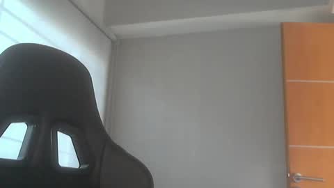 Snapshot of leabateria chatting on 11.14.25 leowolf online show from 11.14.25