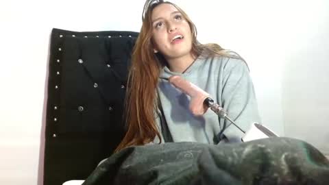 Snapshot of leah_moon11 chatting on 07.03.26 leah_moon11 online show from 07.03.26