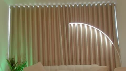 Snapshot of leahaltomm chatting on 09.19.25 leahaltomm online show from 09.19.25