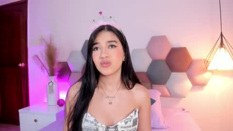 Snapshot of leahcaarter chatting on 01.17.25 Leah Carter online show from 01.17.25