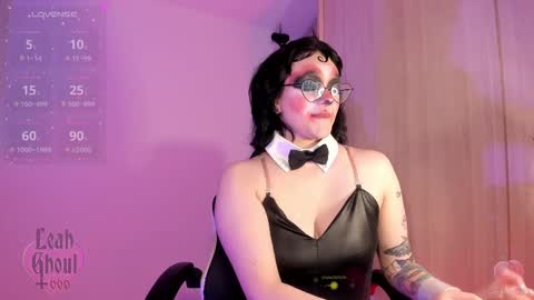Snapshot of leahghoul666 chatting on 02.15.25 Leah Independent Model OF leahghoul666 online show from 02.15.25
