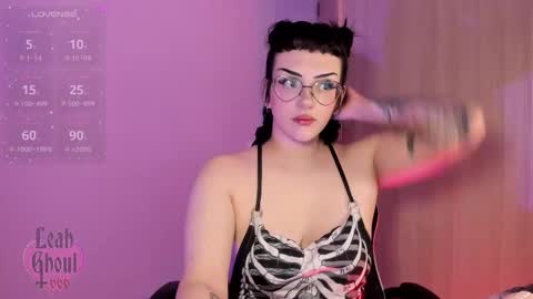 Snapshot of leahghoul666 chatting on 02.25.25 Leah Independent Model OF leahghoul666 online show from 02.25.25