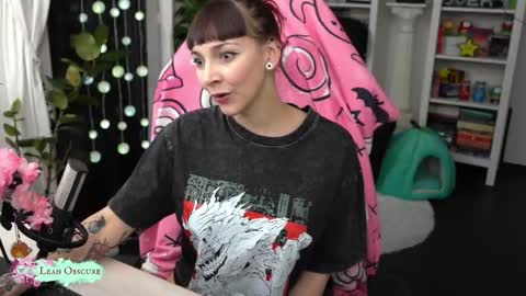Snapshot of leahobscure chatting on 11.21.25 Leah online show from 11.21.25