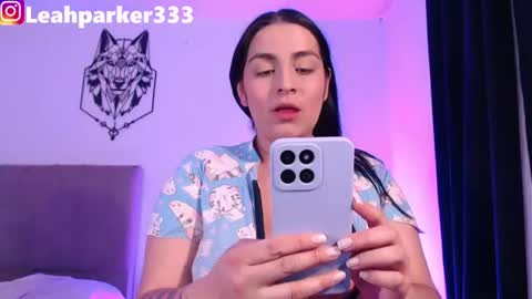Snapshot of leahparker33 chatting on 07.15.26 leahparker33 online show from 07.15.26