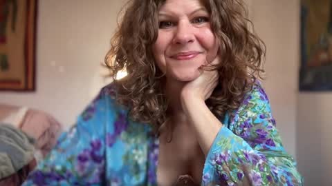 Leah Sparkles online show from 12.12.24