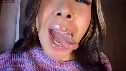 Snapshot of leahtemptation chatting on 04.18.26 leah online show from 04.18.26