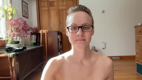 Lee online show from 02.08.25