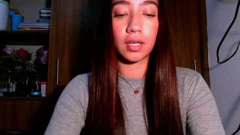 Snapshot of leanaalhub chatting on 11.28.25 leanaalhub online show from 11.28.25