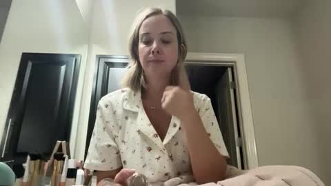 leanneluxecouple online show from 10.27.25