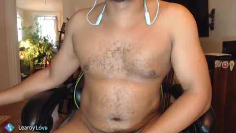 Snapshot of learoy chatting on 12.10.24 Learoy online show from 12.10.24