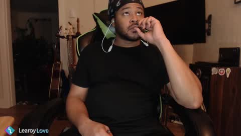 Snapshot of learoy chatting on 12.16.24 Learoy online show from 12.16.24