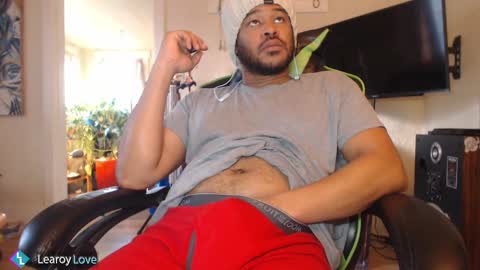 Snapshot of learoy chatting on 12.20.24 Learoy online show from 12.20.24