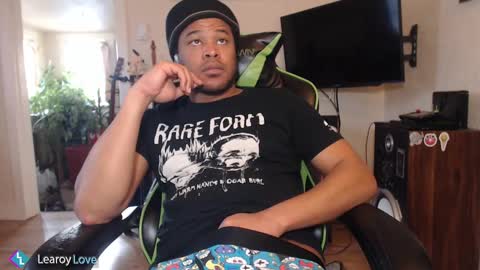 Snapshot of learoy chatting on 02.18.25 Learoy online show from 02.18.25