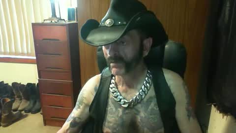 leathergreaser online show from 04.10.26