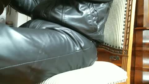 Snapshot of leathermotocross001 chatting on 12.04.24 Leathermotocross online show from 12.04.24