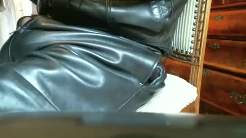 Snapshot of leathermotocross001 chatting on 12.14.24 Leathermotocross online show from 12.14.24