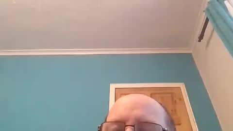 Snapshot of leatherpants68 chatting on 11.27.25 leatherpants68 online show from 11.27.25