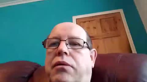 Snapshot of leatherpants68 chatting on 12.02.25 leatherpants68 online show from 12.02.25