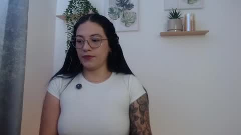 Snapshot of leena_rosee chatting on 05.30.26 leena_rosee online show from 05.30.26