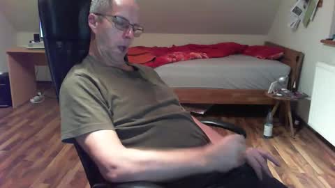 Snapshot of lefti27 chatting on 12.29.24 Dave online show from 12.29.24