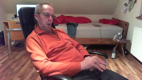 Snapshot of lefti27 chatting on 12.29.24 Dave online show from 12.29.24